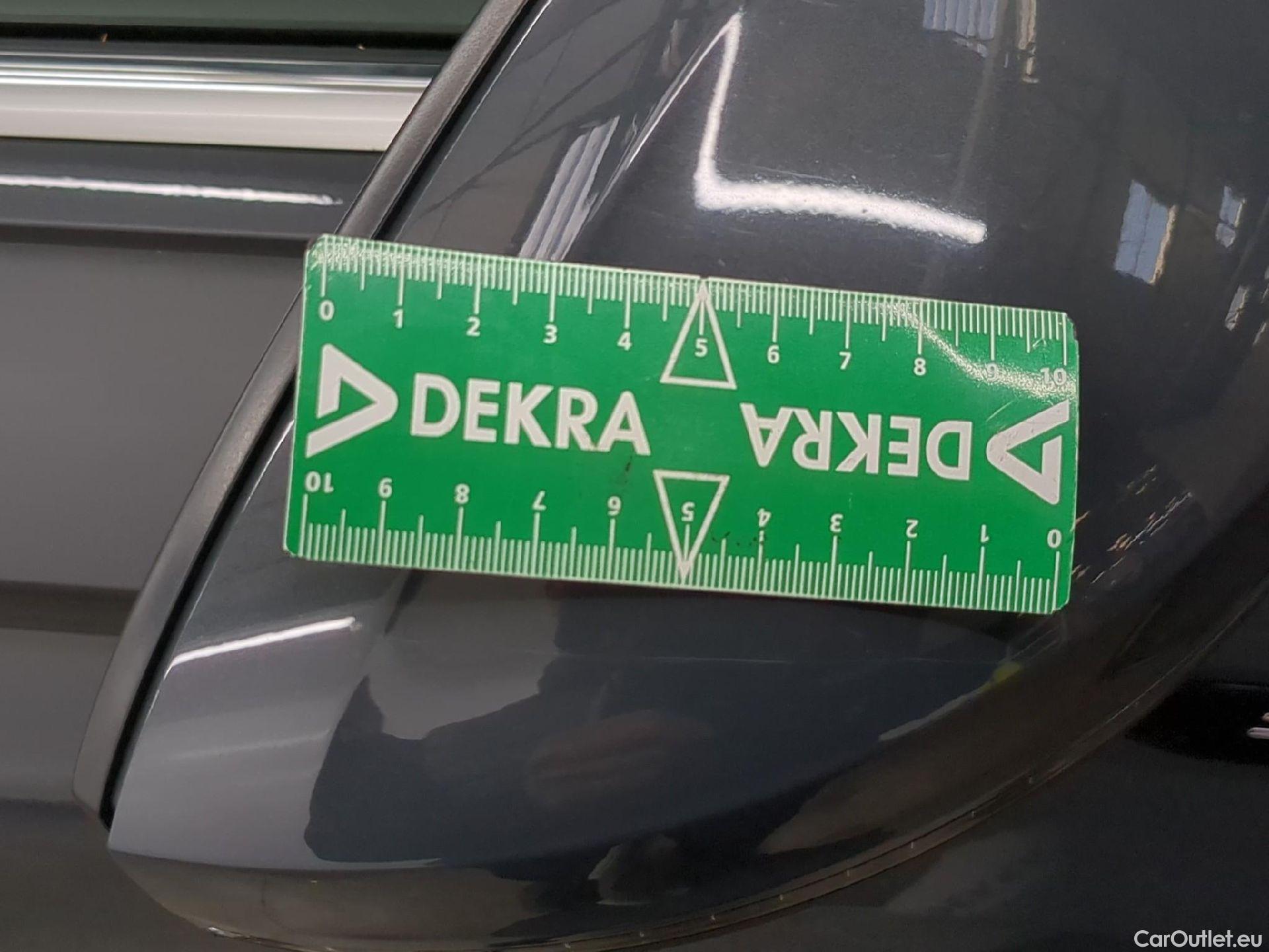  Volkswagen  Tiguan VOLKSWAGEN  / 2020 / 5P / SUV 2.0 TDI 150 DSG7 R-Line #21