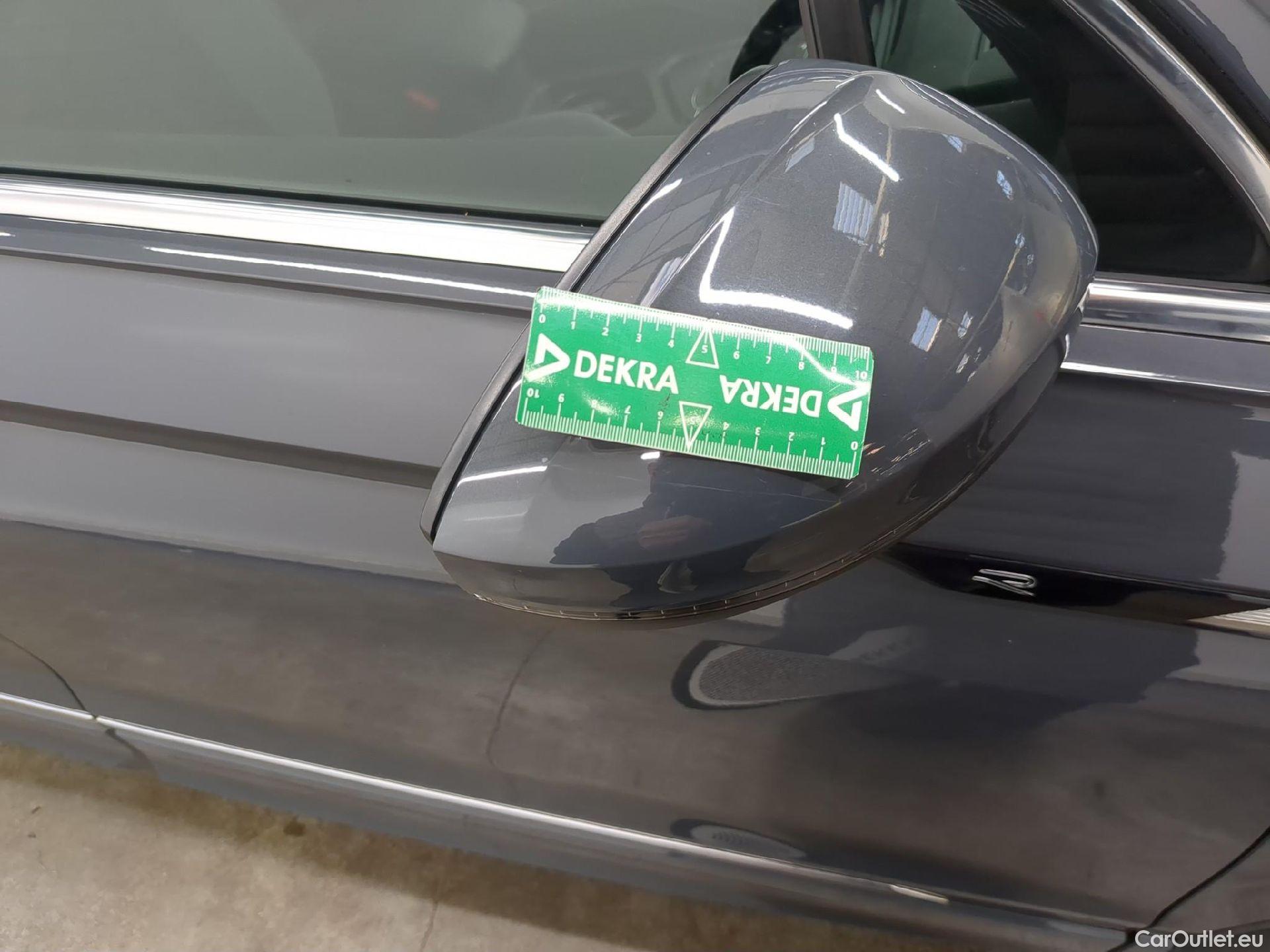  Volkswagen  Tiguan VOLKSWAGEN  / 2020 / 5P / SUV 2.0 TDI 150 DSG7 R-Line #22