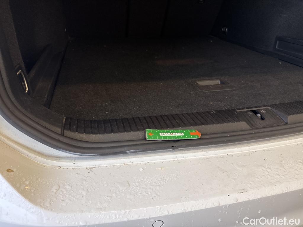  Volkswagen  Passat VOLKSWAGEN  SW / 2019 / 5P / Break 2.0 TDI EVO 150 DSG7 SW LOUNGE #1