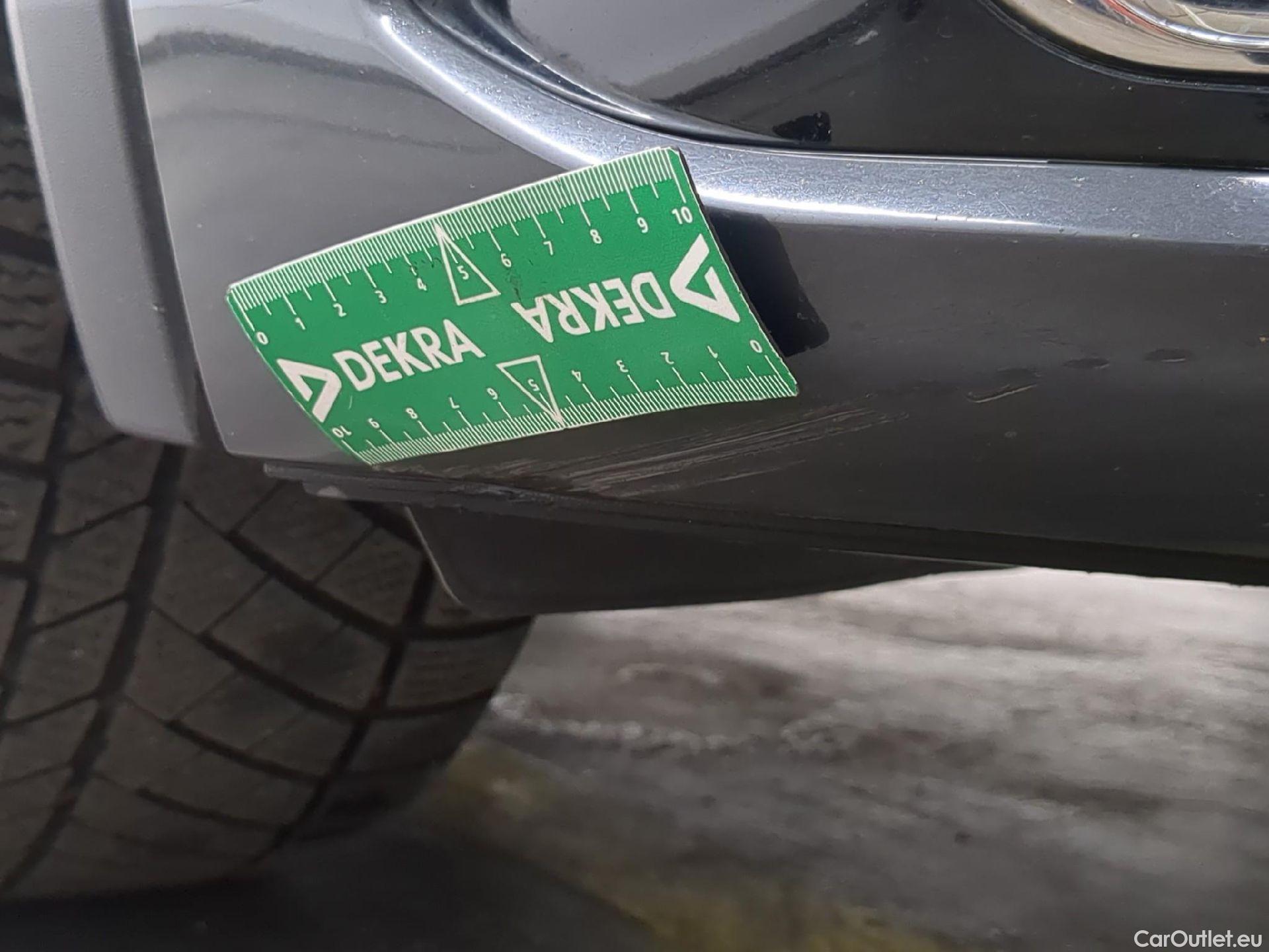  Volkswagen  Tiguan VOLKSWAGEN  / 2020 / 5P / SUV 2.0 TDI 150 DSG7 R-Line #24