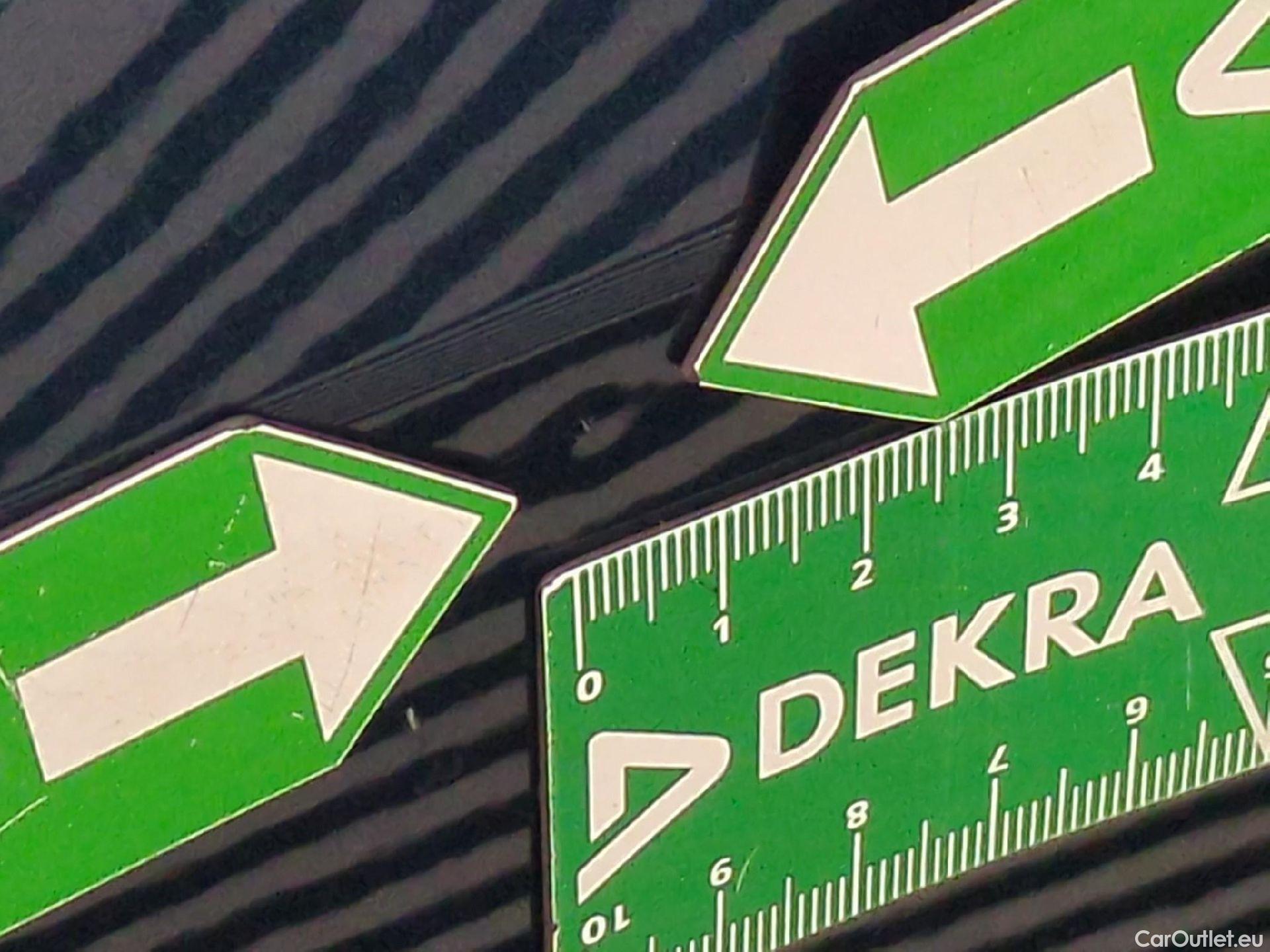  Volkswagen  Tiguan VOLKSWAGEN  / 2020 / 5P / SUV 2.0 TDI 150 DSG7 Life Business #24