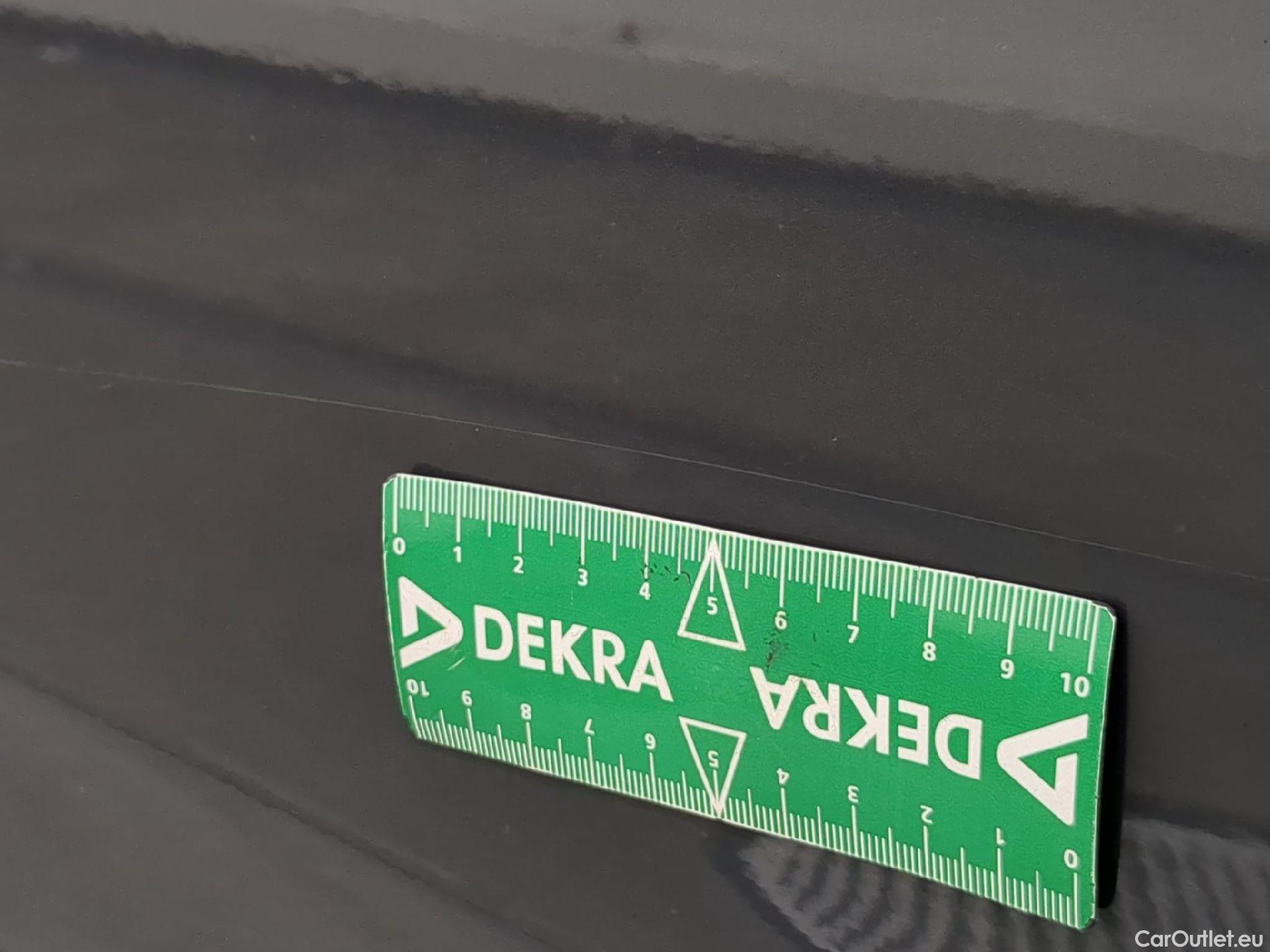  Volkswagen  Tiguan VOLKSWAGEN  / 2020 / 5P / SUV 2.0 TDI 150 DSG7 R-Line #20