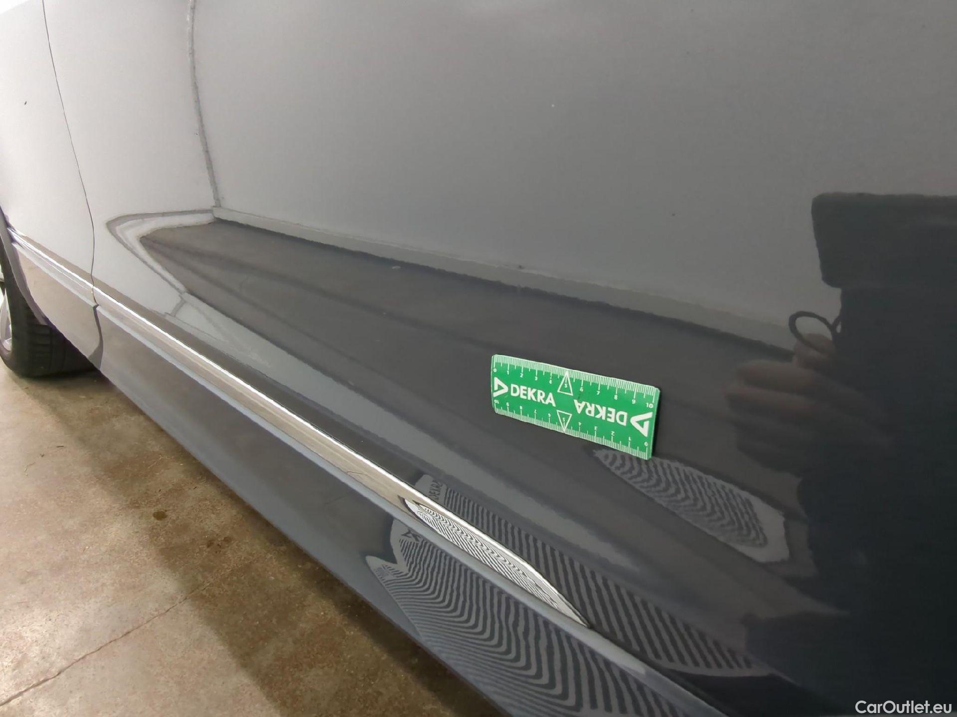  Volkswagen  Tiguan VOLKSWAGEN  / 2020 / 5P / SUV 2.0 TDI 150 DSG7 R-Line #19