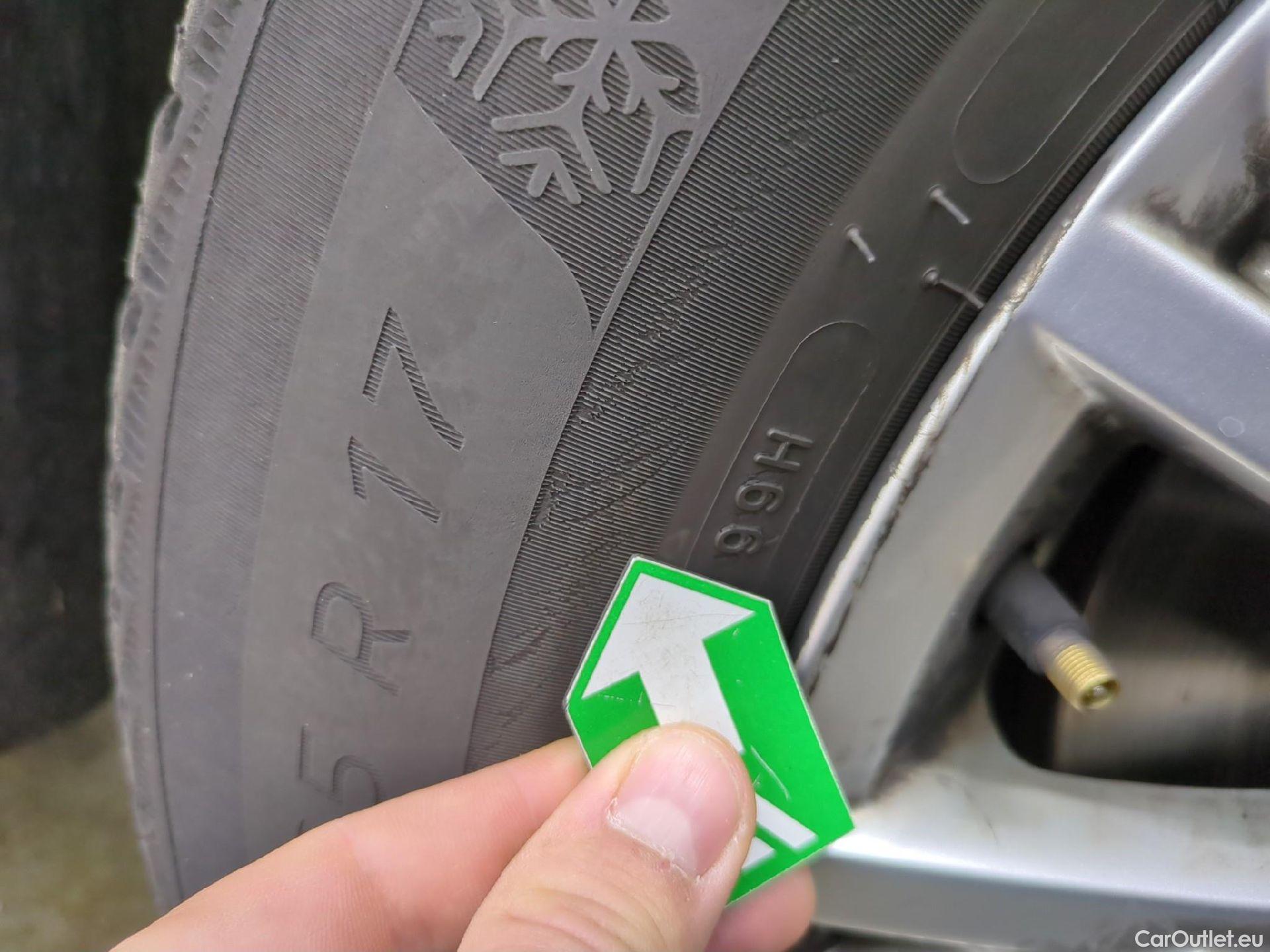  Volkswagen  Tiguan VOLKSWAGEN  / 2020 / 5P / SUV 2.0 TDI 150 DSG7 Life Business #5