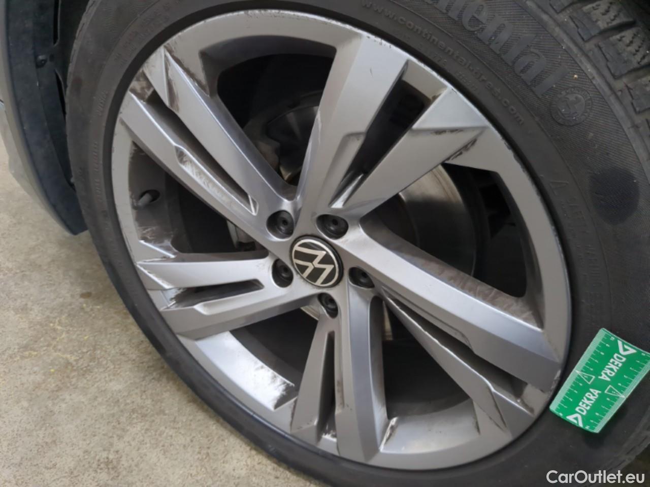  Volkswagen  Tiguan VOLKSWAGEN  / 2020 / 5P / SUV 2.0 TDI 150 DSG7 R-Line #11