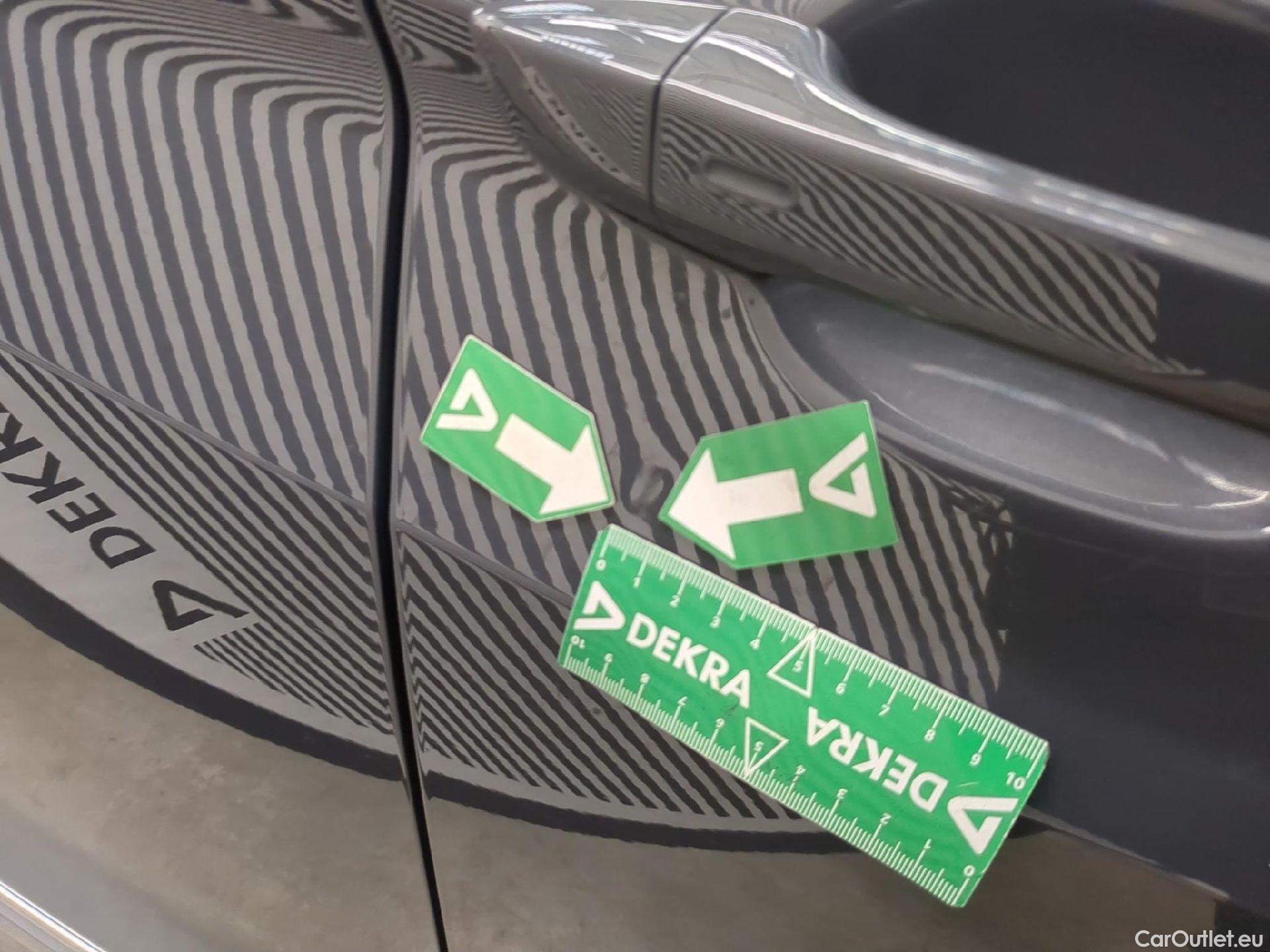  Volkswagen  Tiguan VOLKSWAGEN  / 2020 / 5P / SUV 2.0 TDI 150 DSG7 R-Line #18