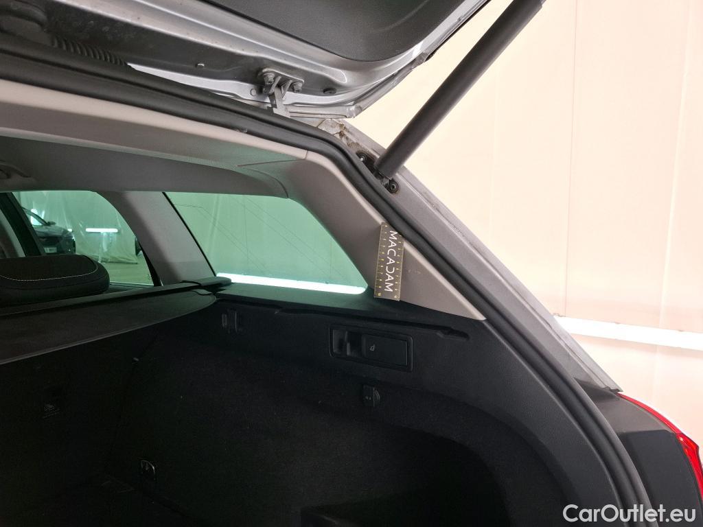  Volkswagen  Passat VOLKSWAGEN  SW / 2019 / 5P / Break 2.0 TDI 150 SCR DSG7 SW LOUNGE #10