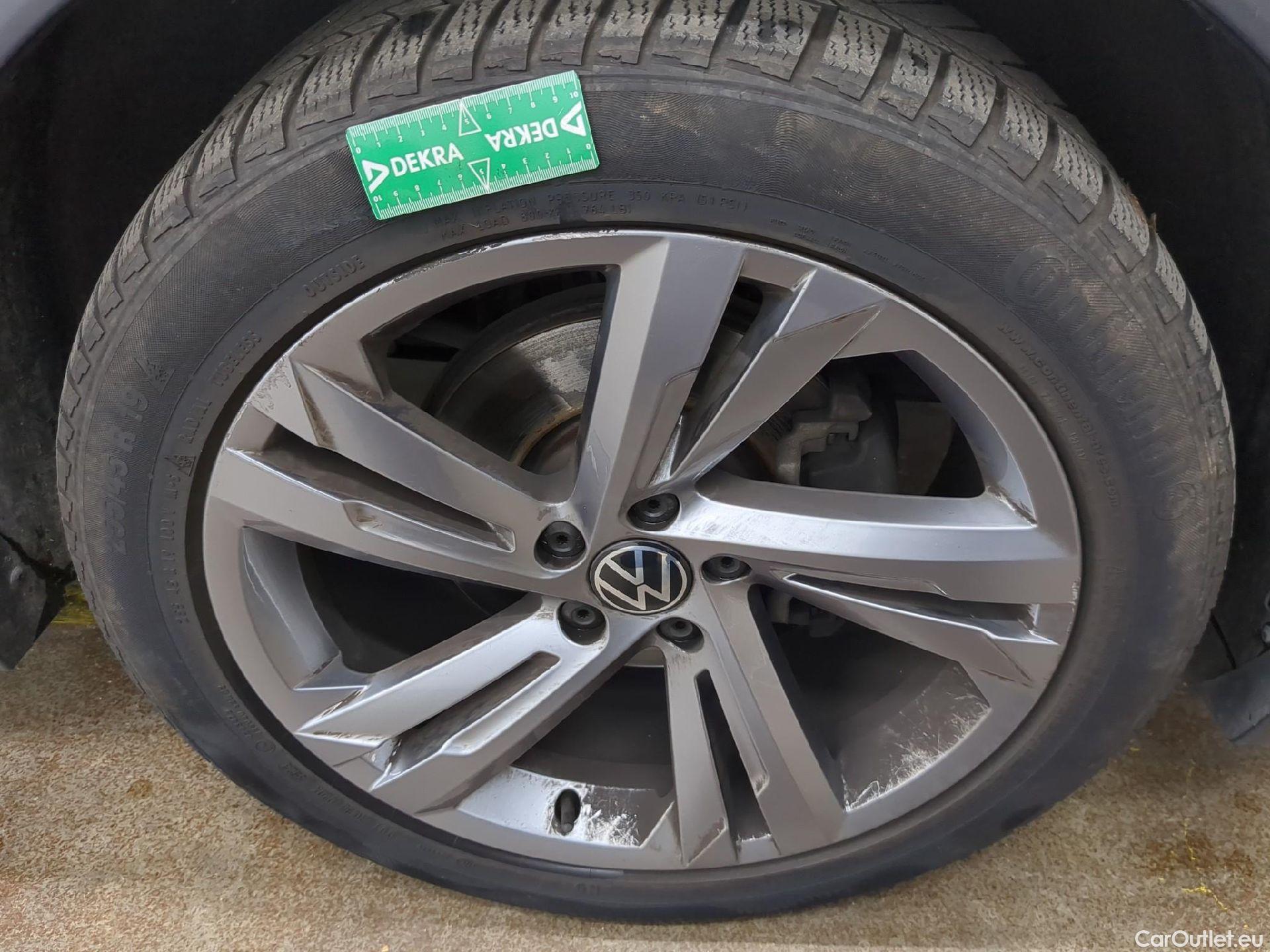  Volkswagen  Tiguan VOLKSWAGEN  / 2020 / 5P / SUV 2.0 TDI 150 DSG7 R-Line #6