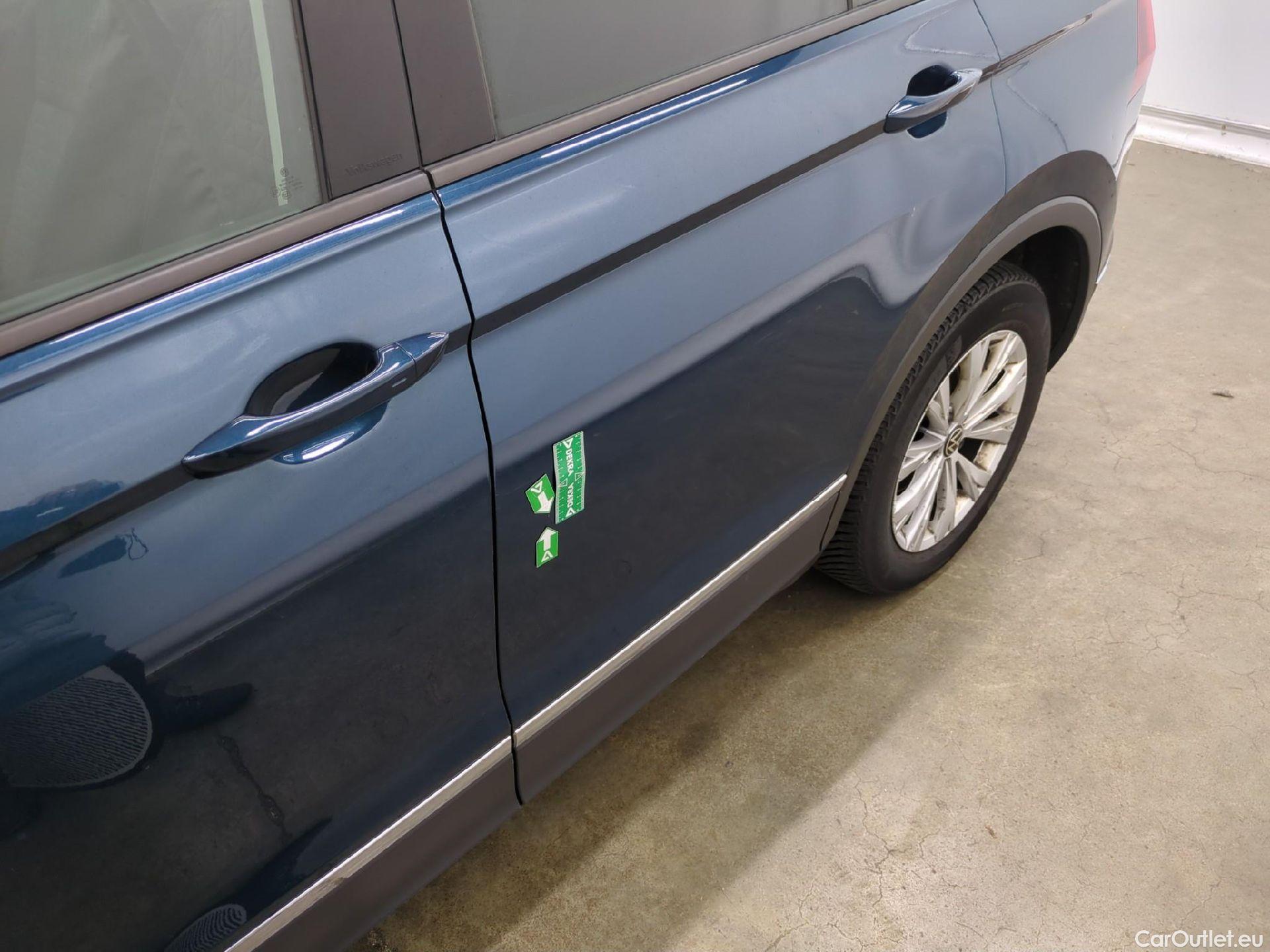  Volkswagen  Tiguan VOLKSWAGEN  / 2020 / 5P / SUV 2.0 TDI 150 DSG7 Life Business #45