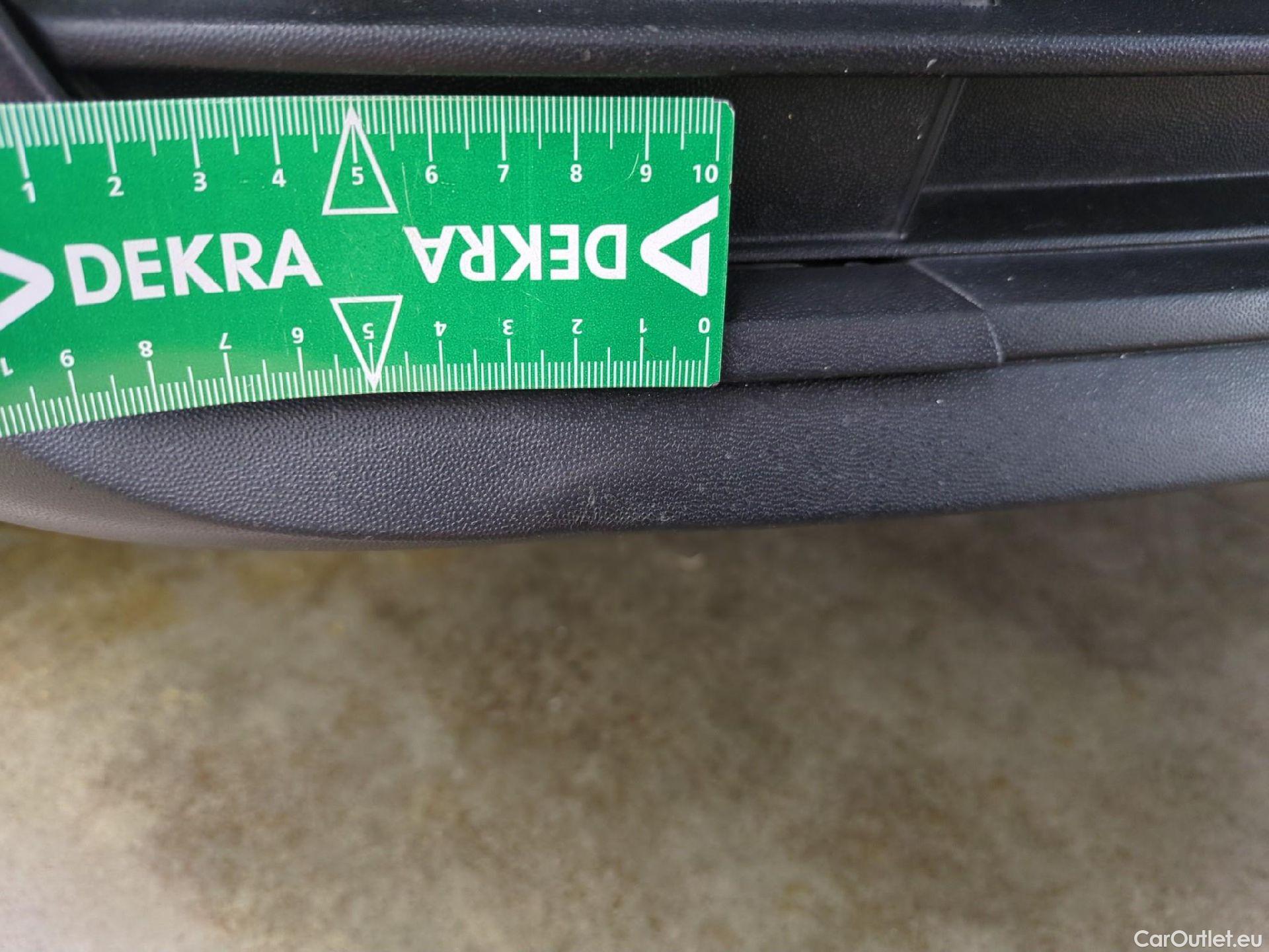  Volkswagen  Tiguan VOLKSWAGEN  / 2020 / 5P / SUV 2.0 TDI 150 DSG7 Life Business #29