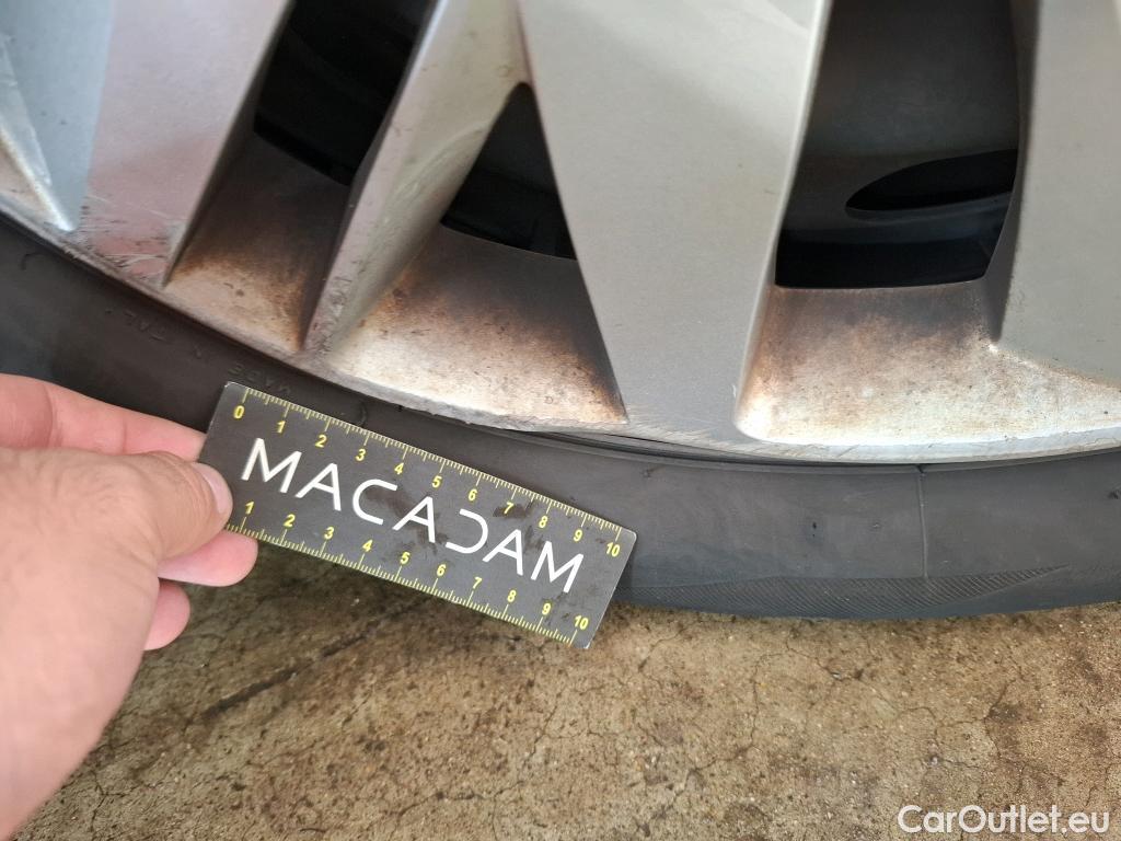  Peugeot  208  Premium 1.5 HDi 100CV BVM6 E6d #41