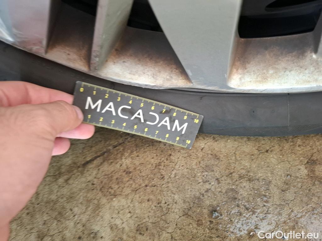  Peugeot  208  Premium 1.5 HDi 100CV BVM6 E6d #42