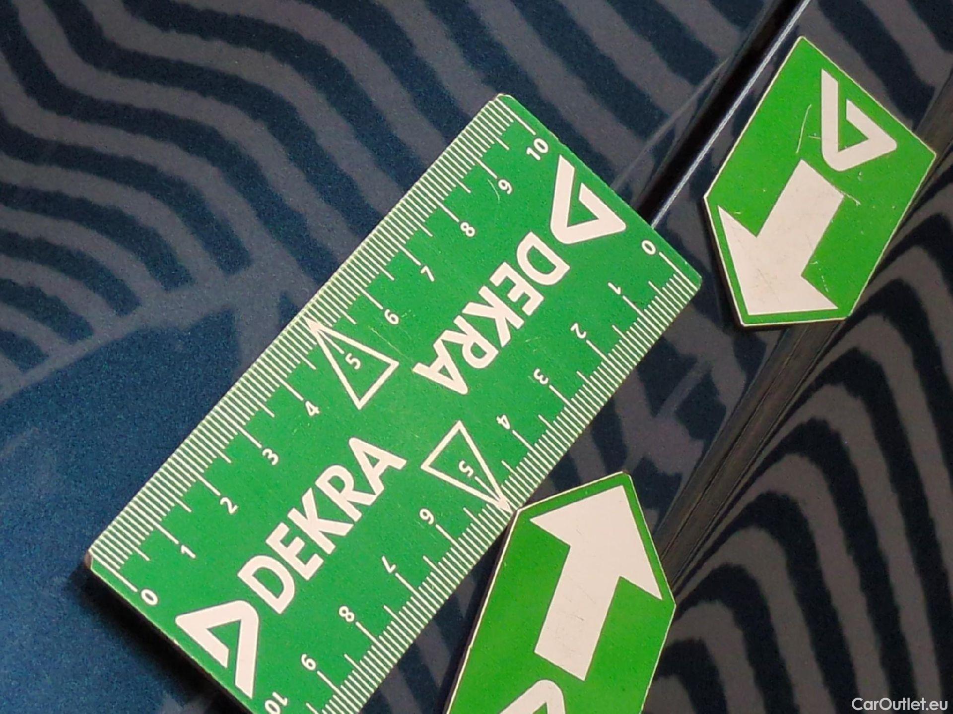  Volkswagen  Tiguan VOLKSWAGEN  / 2020 / 5P / SUV 2.0 TDI 150 DSG7 Life Business #37