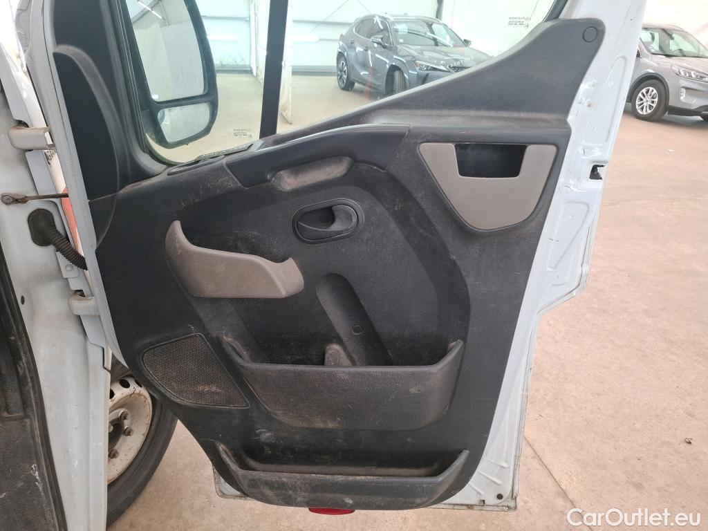  Renault  Master RENAULT  VU 4p Fourgon Gd Conf F3500 L2H2 dCi 125 #155