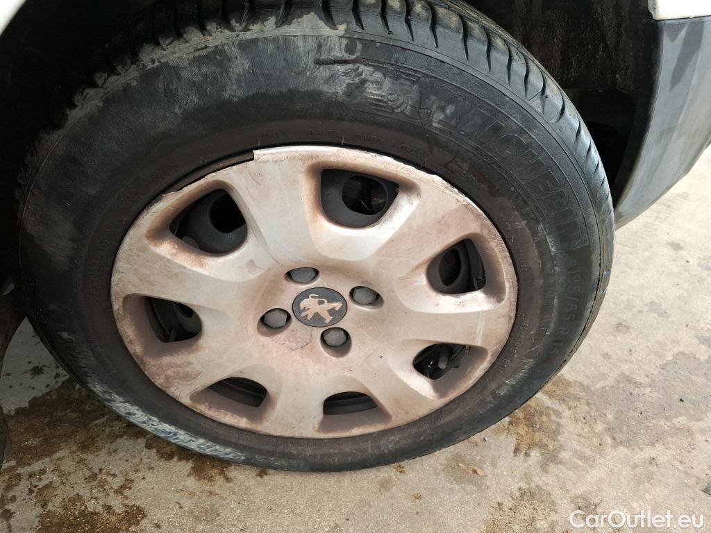  Peugeot  Partner  L1 Premium Pack 1.6 HDi 100CV BVM5 E6 #32