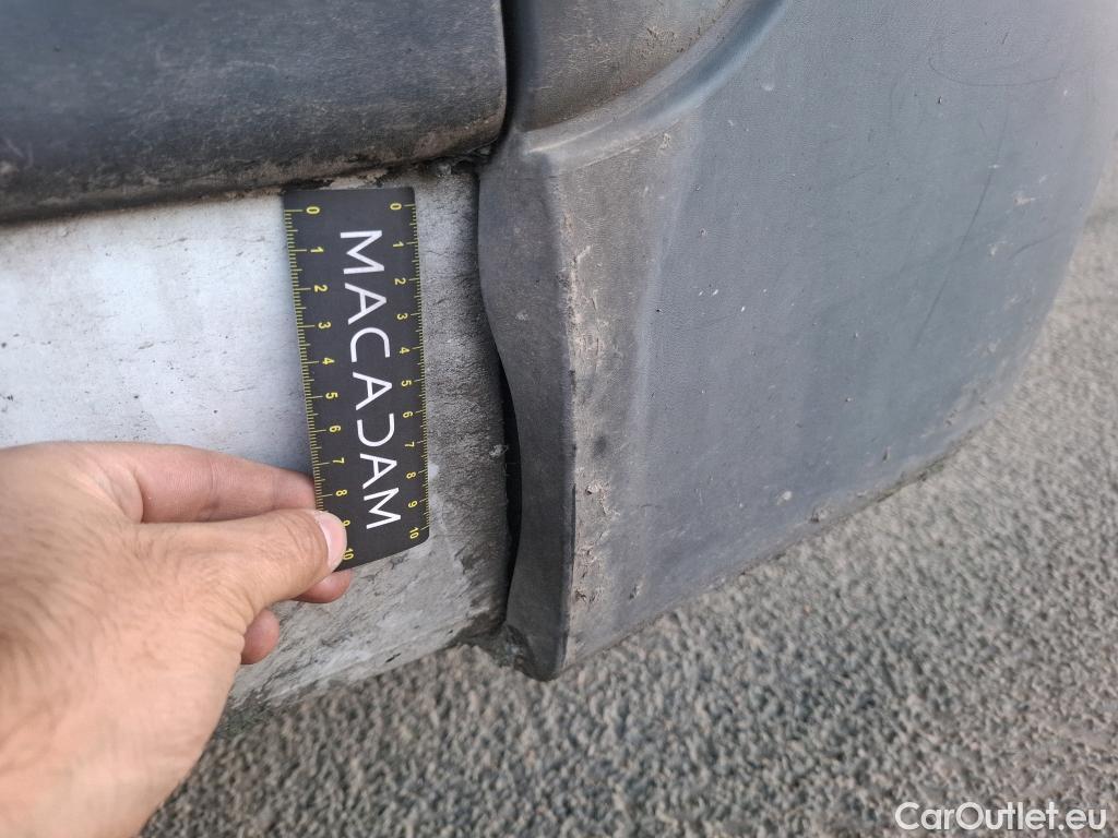  Renault  Master RENAULT  VU 4p Fourgon Gd Conf F3500 L2H2 dCi 125 #136