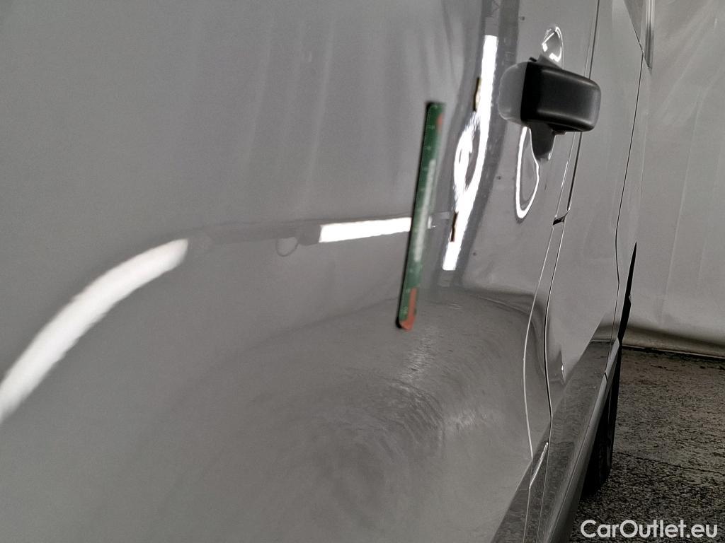  Renault  Trafic  III Fourgon Grand Confort L2H1 1200 dCi 170CV BVA6 E6dT #27