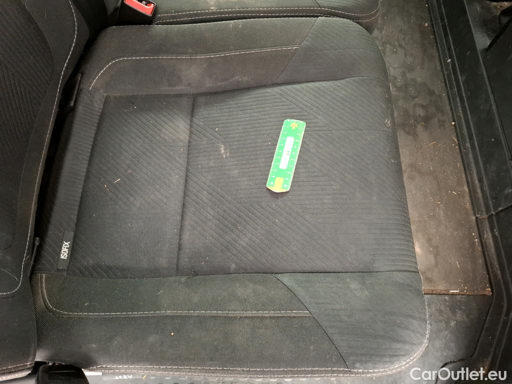  Renault  Trafic  III Fourgon Grand Confort L2H1 1200 dCi 170CV BVA6 E6dT #33