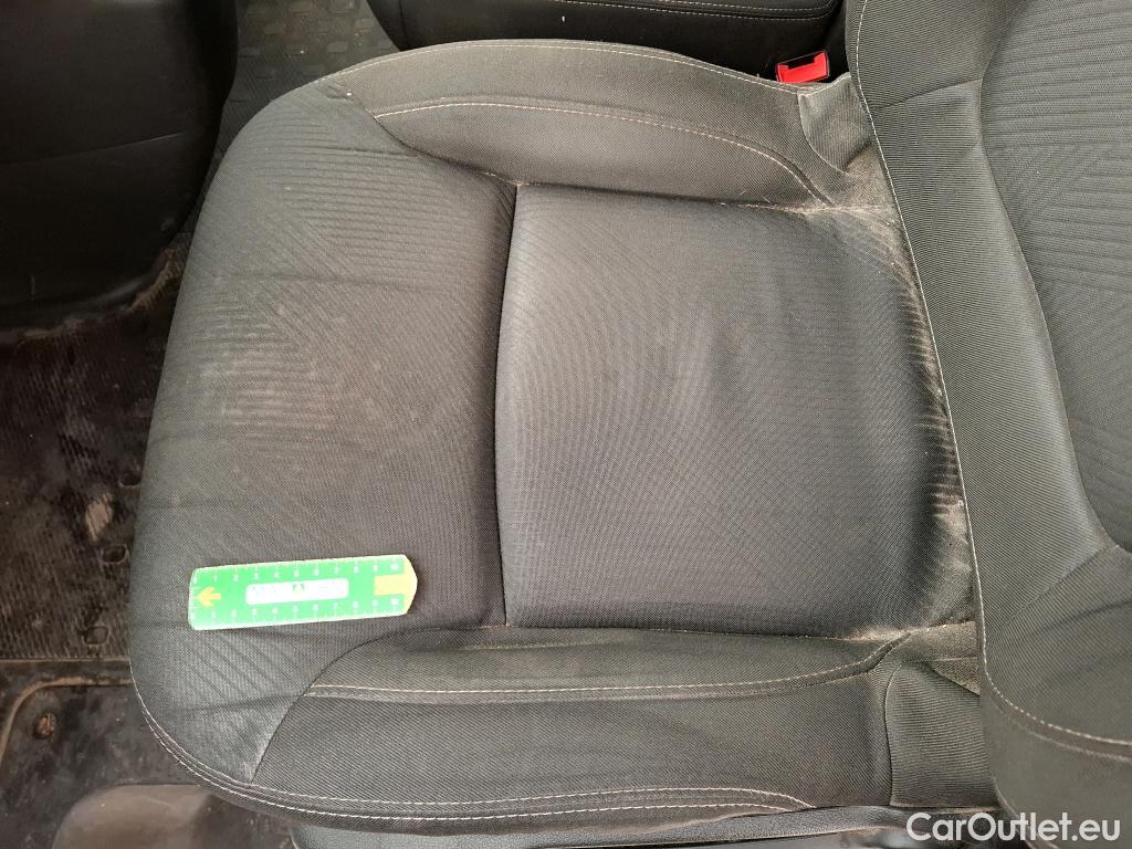  Renault  Trafic  III Fourgon Grand Confort L2H1 1200 dCi 170CV BVA6 E6dT #32