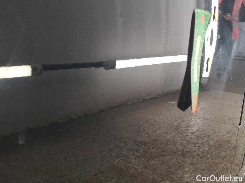  Volkswagen  Transporter VOLKSWAGEN  / 2019 / 4P / Fourgon tôlé 2.0 TDi 150 L1H1 Business #7