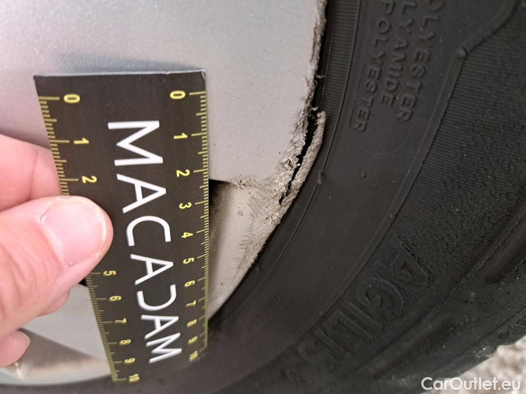  Renault  Trafic RENAULT  VU 4p Fourgon FG GCFL1H1 1000 dCi95 Stop&Start E6 #48