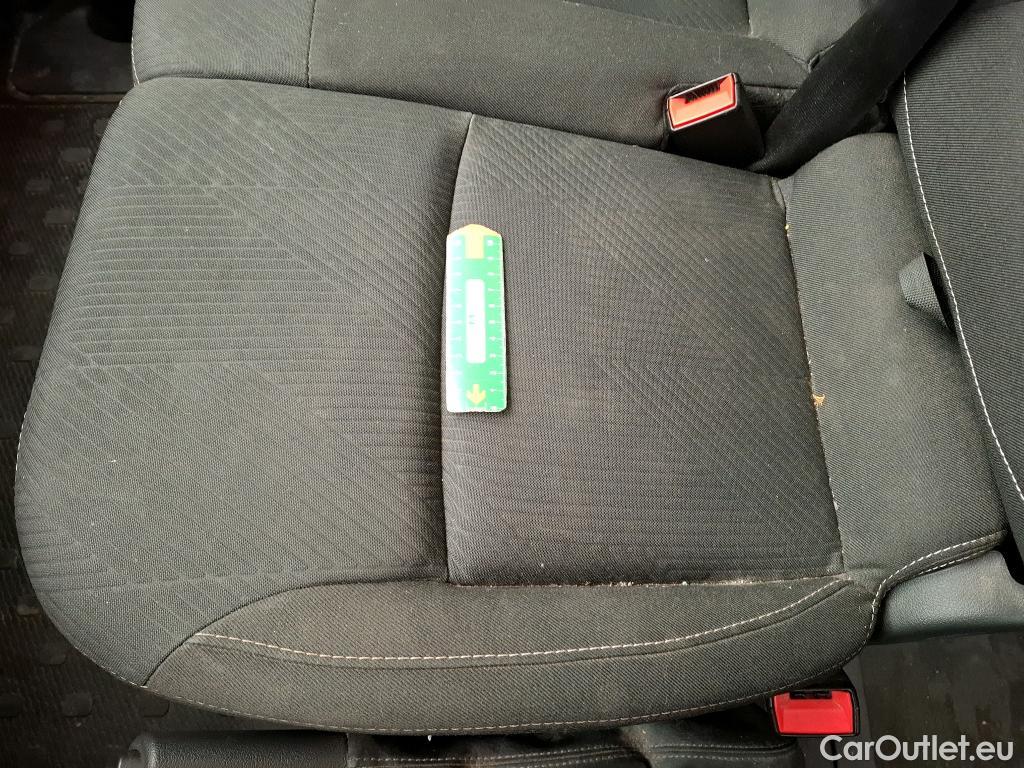  Renault  Trafic  III Fourgon Grand Confort L2H1 1200 dCi 170CV BVA6 E6dT #31