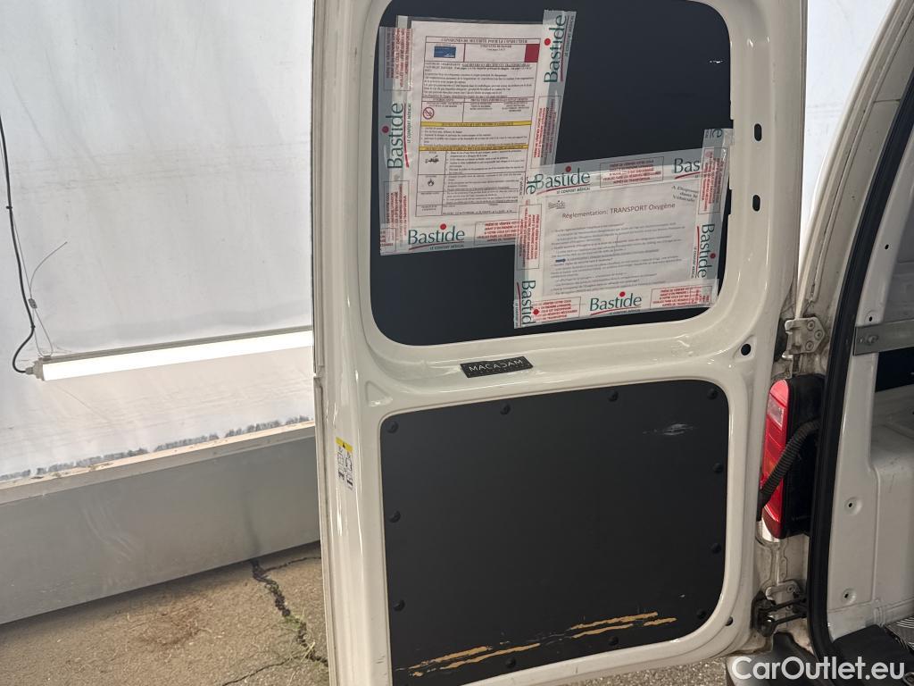  Volkswagen  Caddy VOLKSWAGEN  Van / 2015 / 4P / Fourgonnette 2.0 TDI 75 Business Line #19