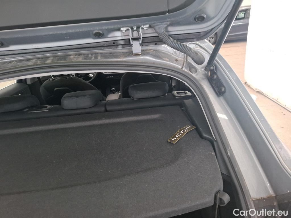  Bmw  Serie 1 BMW Série 1 / 2019 / 5P / Berline 116i DKG7 Business Design #18