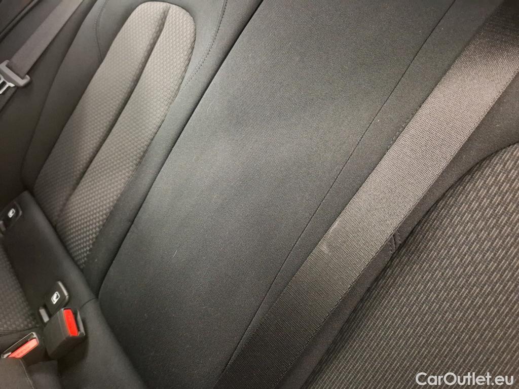  Bmw  Serie 1 BMW Série 1 / 2019 / 5P / Berline 116i DKG7 Business Design #8