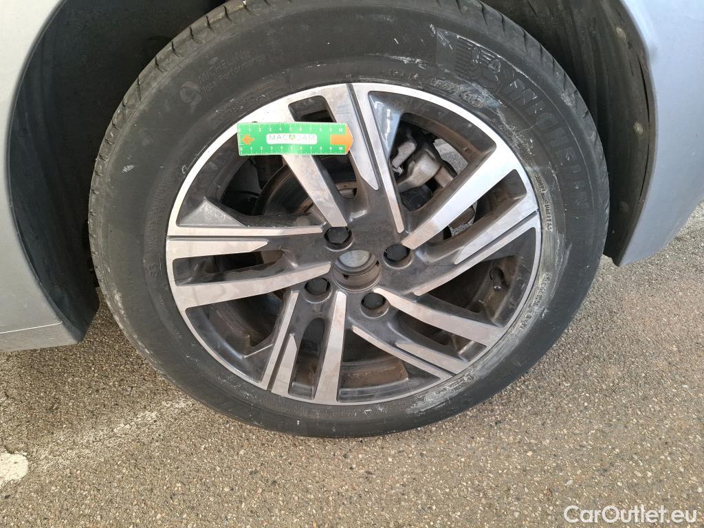  Peugeot  208  Allure Pack 1.2 PureTech 100CV BVM6 E6d #8