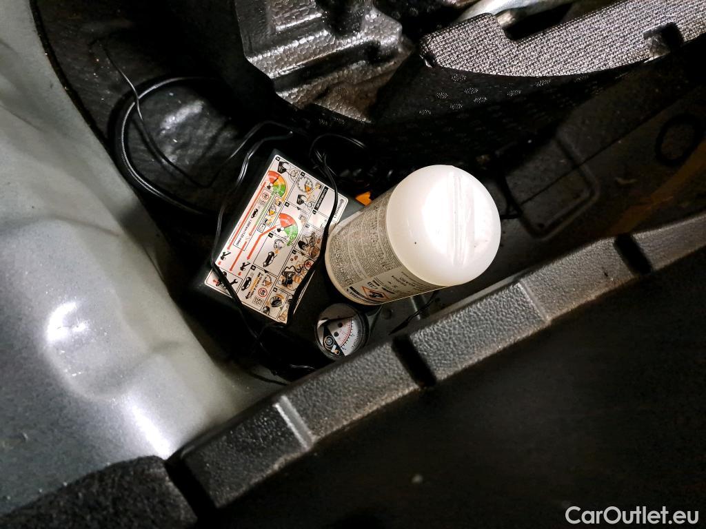  Nissan  Micra NISSAN  / 2016 / 5P / Berline IG-T 100 Business Edition #9