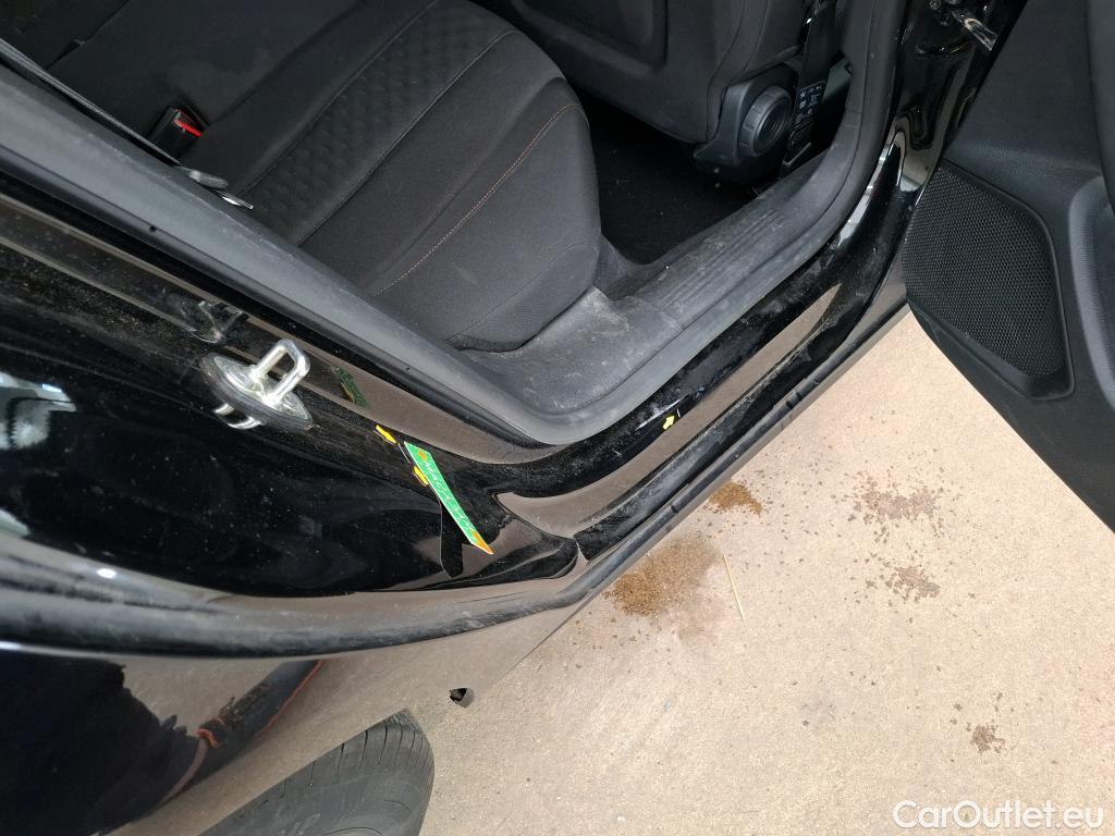  Peugeot  508 PEUGEOT  / 2018 / 5P / Berline PureTech 130 S&S EAT8 Active Pack #61