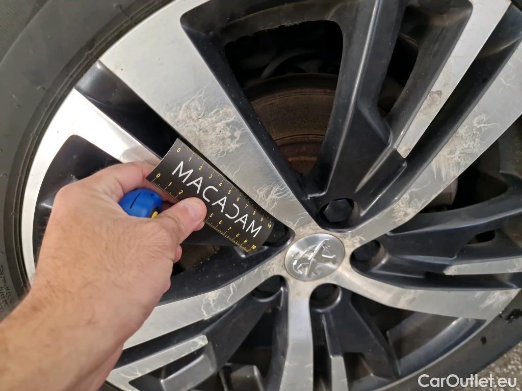  Peugeot  3008  Allure Business 1.5 HDi 130CV BVA8 E6d #37