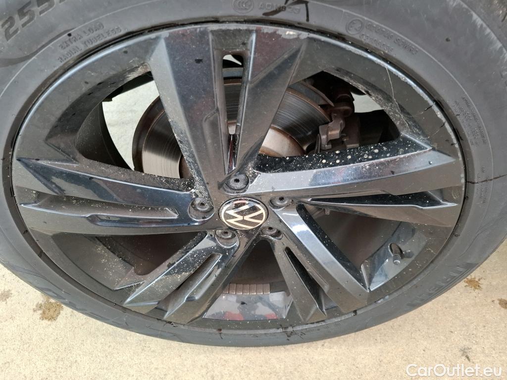  Volkswagen  Tiguan VOLKSWAGEN  / 2020 / 5P / SUV 2.0 TDI 150 DSG7 R-Line #5