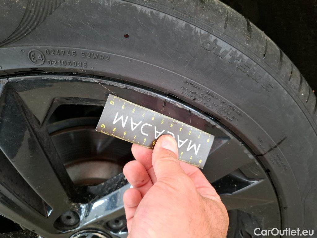  Volkswagen  Tiguan VOLKSWAGEN  / 2020 / 5P / SUV 2.0 TDI 150 DSG7 R-Line #6