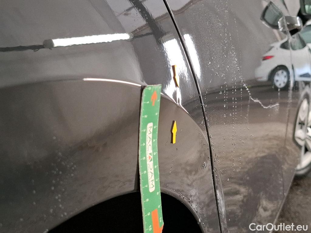  Volkswagen  Golf  VOLKSWAGEN / 2020 / 5P / Berline 1.0 TSI OPF 110 BVM6 Life Busi #15