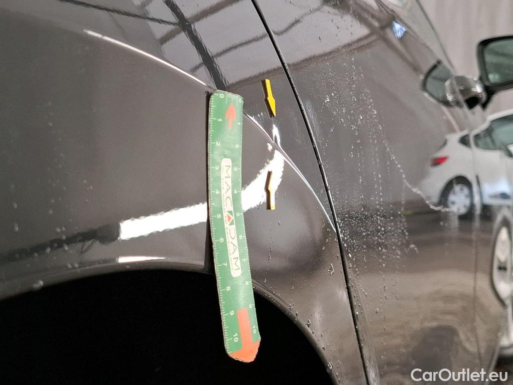  Volkswagen  Golf  VOLKSWAGEN / 2020 / 5P / Berline 1.0 TSI OPF 110 BVM6 Life Busi #16