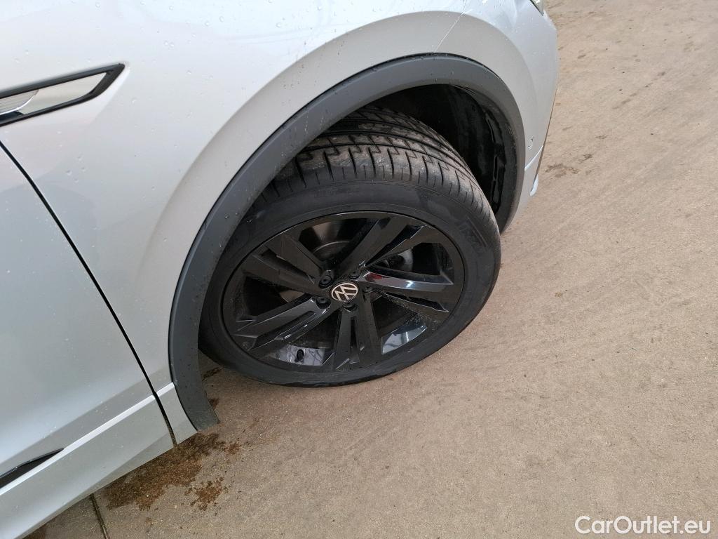  Volkswagen  Tiguan VOLKSWAGEN  / 2020 / 5P / SUV 2.0 TDI 150 DSG7 R-Line #8