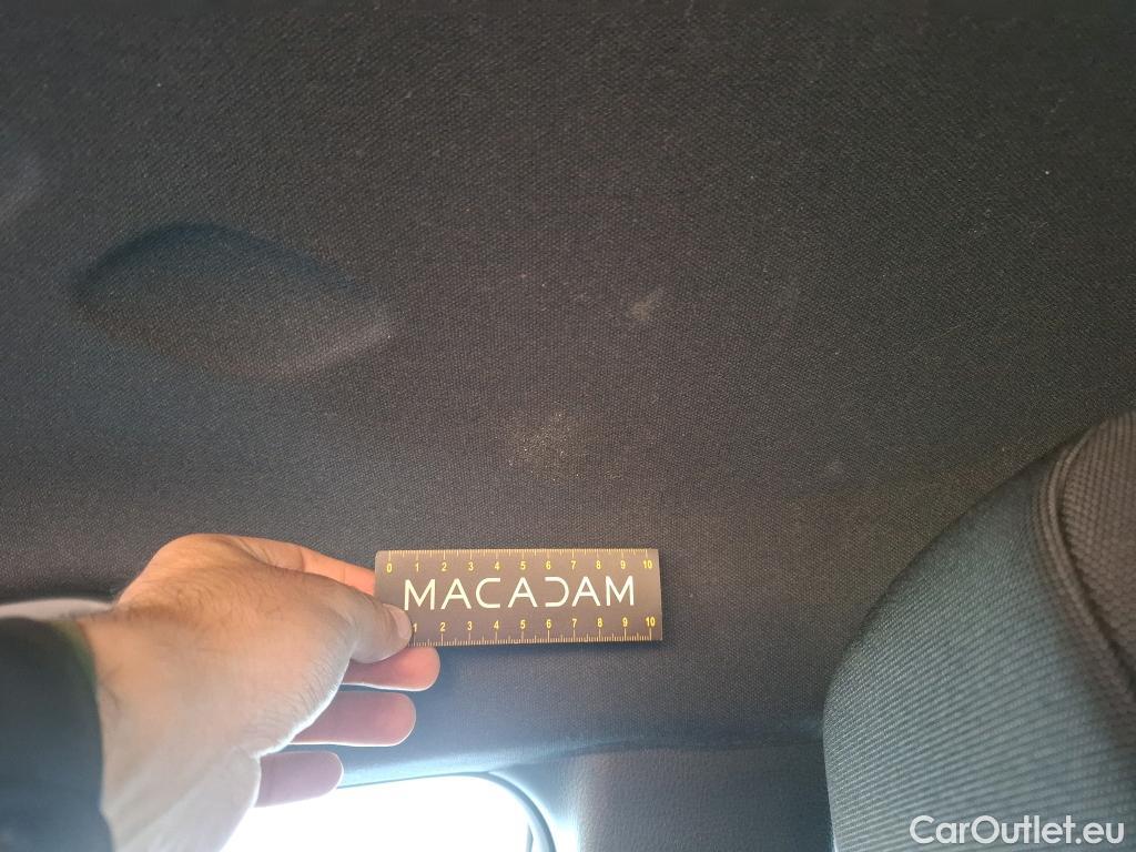  Toyota  C-HR TOYOTA  / 2016 / 5P / SUV 2.0 HYBRIDE 184 DYN BUS STAGE ACA / VO RECONDITIONNE - PHOTOS AVANT RECONDITIONNEMENT #11