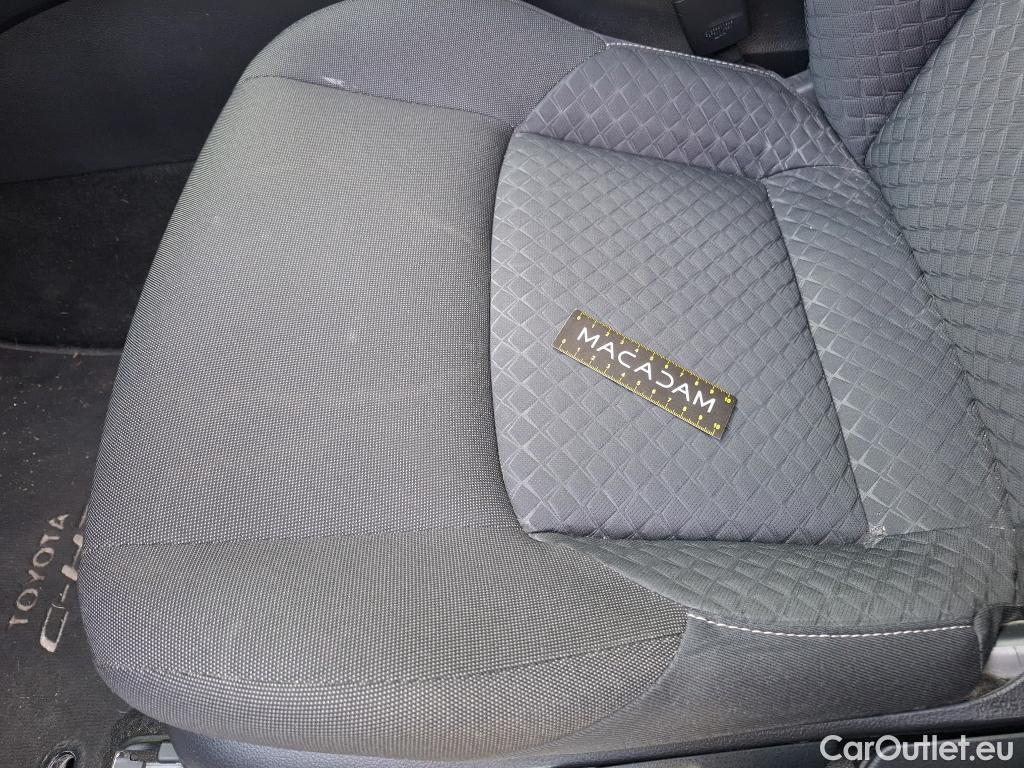  Toyota  C-HR TOYOTA  / 2016 / 5P / SUV 2.0 HYBRIDE 184 DYN BUS STAGE ACA / VO RECONDITIONNE - PHOTOS AVANT RECONDITIONNEMENT #18