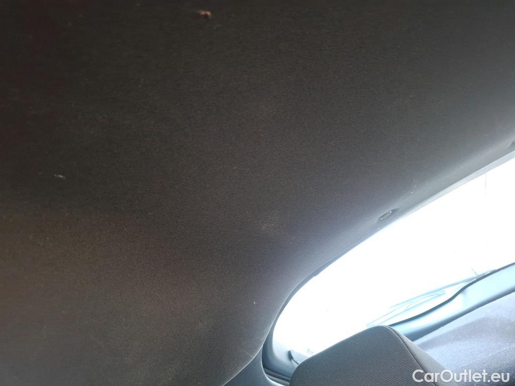  Toyota  C-HR TOYOTA  / 2016 / 5P / SUV 2.0 HYBRIDE 184 DYN BUS STAGE ACA / VO RECONDITIONNE - PHOTOS AVANT RECONDITIONNEMENT #14