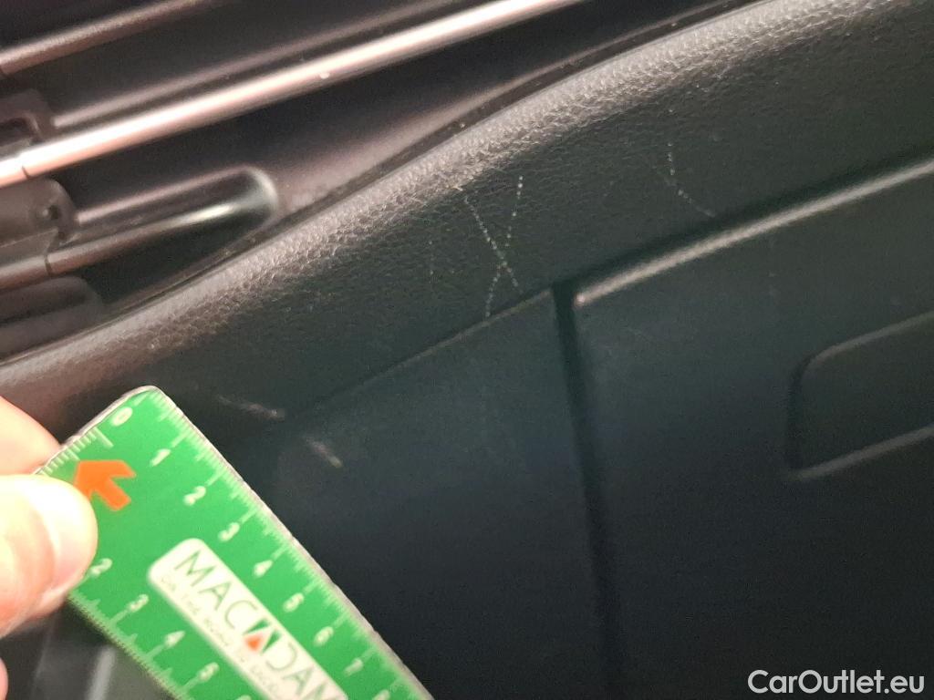  Volkswagen  Golf  VOLKSWAGEN / 2020 / 5P / Berline 1.0 TSI OPF 110 BVM6 Life Busi #8