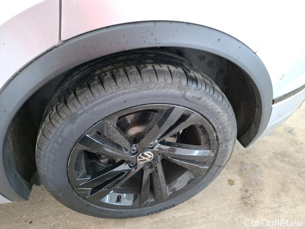  Volkswagen  Tiguan VOLKSWAGEN  / 2020 / 5P / SUV 2.0 TDI 150 DSG7 R-Line #1