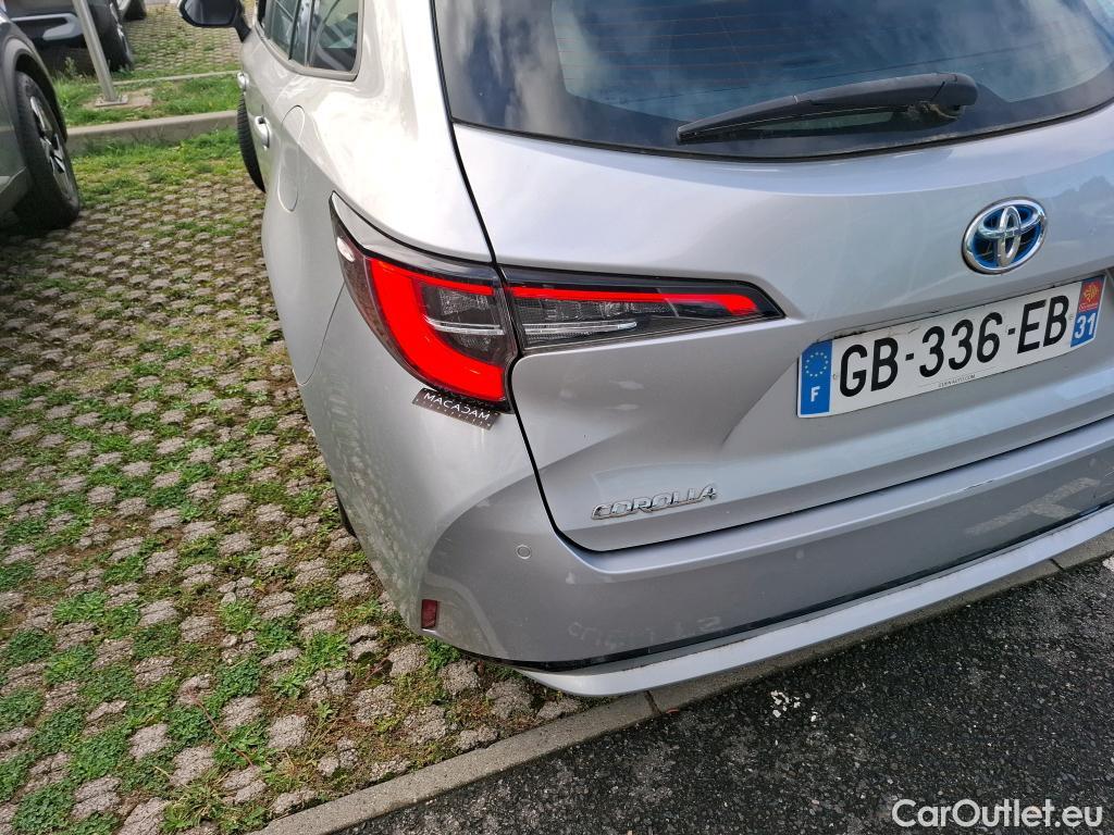  Toyota  Corolla TOYOTA  Touring Sports / 2018 / 5P / Break Hybride 122h Dynamic Business Stage Acad #1