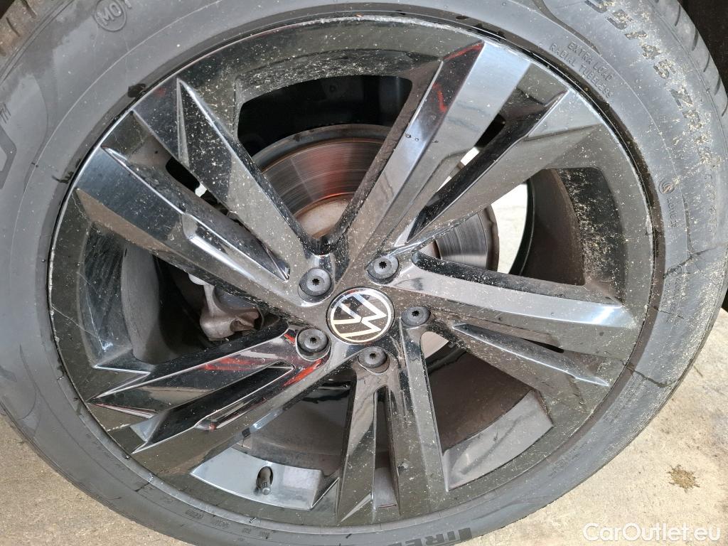  Volkswagen  Tiguan VOLKSWAGEN  / 2020 / 5P / SUV 2.0 TDI 150 DSG7 R-Line #2