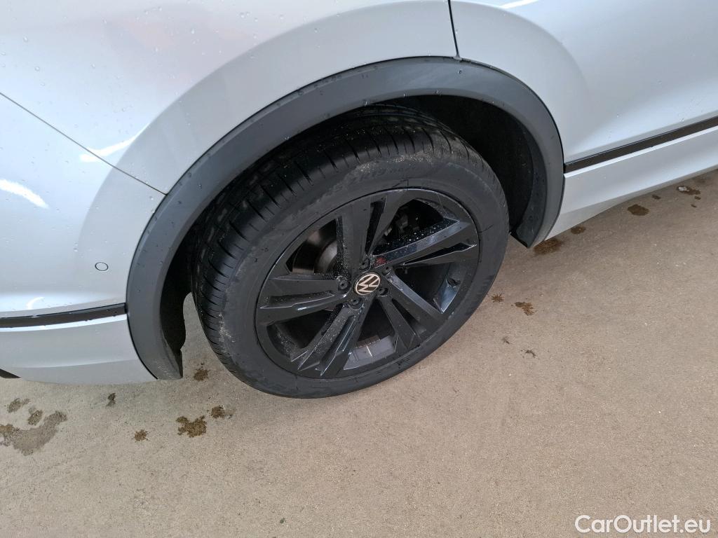  Volkswagen  Tiguan VOLKSWAGEN  / 2020 / 5P / SUV 2.0 TDI 150 DSG7 R-Line #4