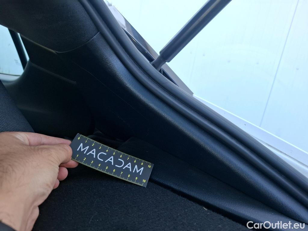  Toyota  C-HR TOYOTA  / 2016 / 5P / SUV 2.0 HYBRIDE 184 DYN BUS STAGE ACA / VO RECONDITIONNE - PHOTOS AVANT RECONDITIONNEMENT #8