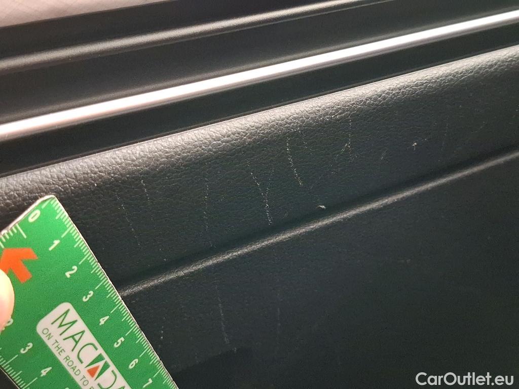  Volkswagen  Golf  VOLKSWAGEN / 2020 / 5P / Berline 1.0 TSI OPF 110 BVM6 Life Busi #9