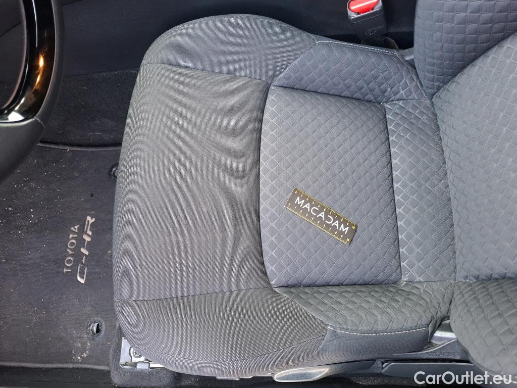  Toyota  C-HR TOYOTA  / 2016 / 5P / SUV 2.0 HYBRIDE 184 DYN BUS STAGE ACA / VO RECONDITIONNE - PHOTOS AVANT RECONDITIONNEMENT #16