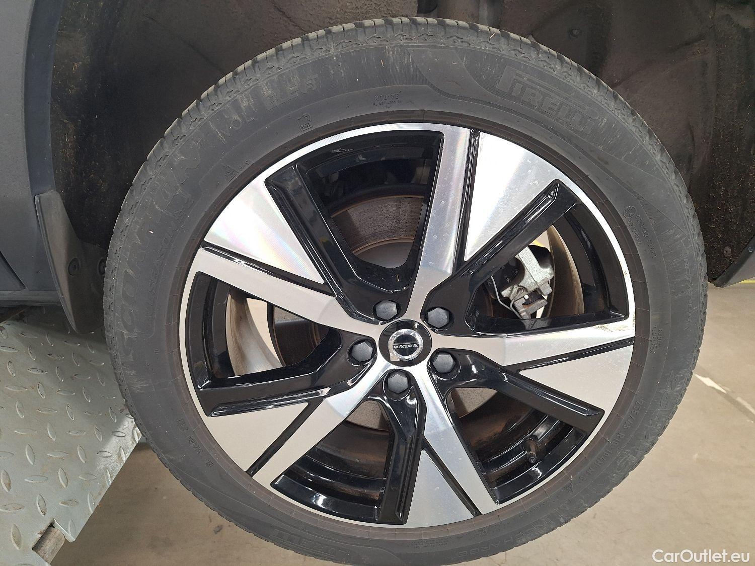  Volvo  XC 40 Volvo, XC40 '17, Volvo XC40 P8 4x4 Recharge R-Design 5d #1